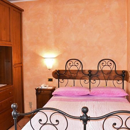 Albergo Ristorante Conca Azzurra Colico Buitenkant foto