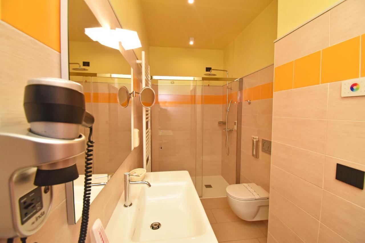 Albergo Ristorante Conca Azzurra Colico Buitenkant foto