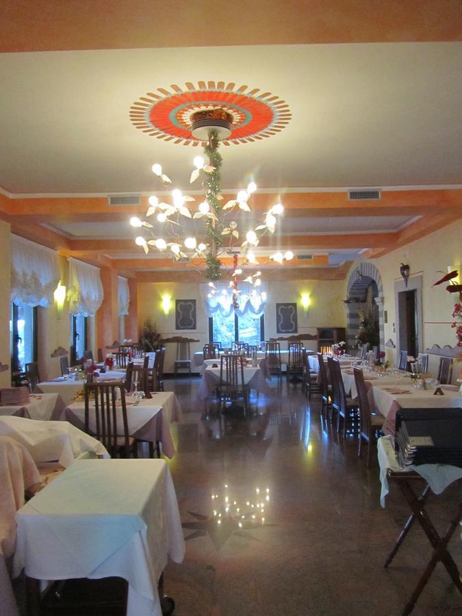 Albergo Ristorante Conca Azzurra Colico Buitenkant foto