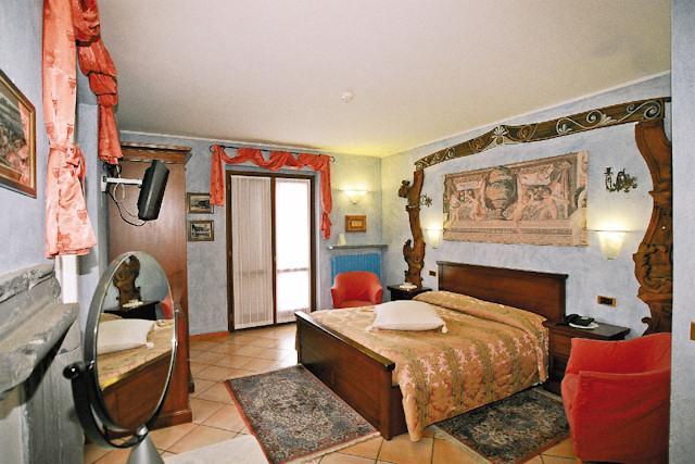 Albergo Ristorante Conca Azzurra Colico Buitenkant foto
