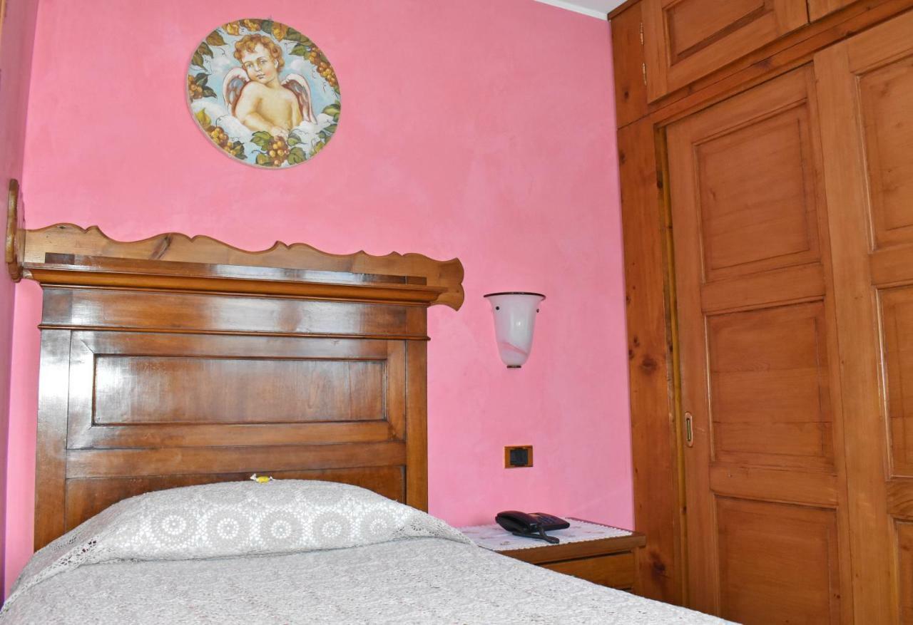Albergo Ristorante Conca Azzurra Colico Buitenkant foto