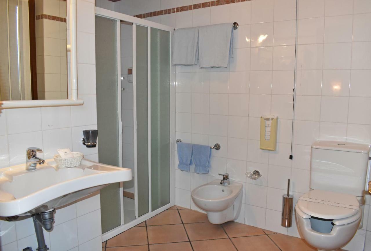 Albergo Ristorante Conca Azzurra Colico Buitenkant foto